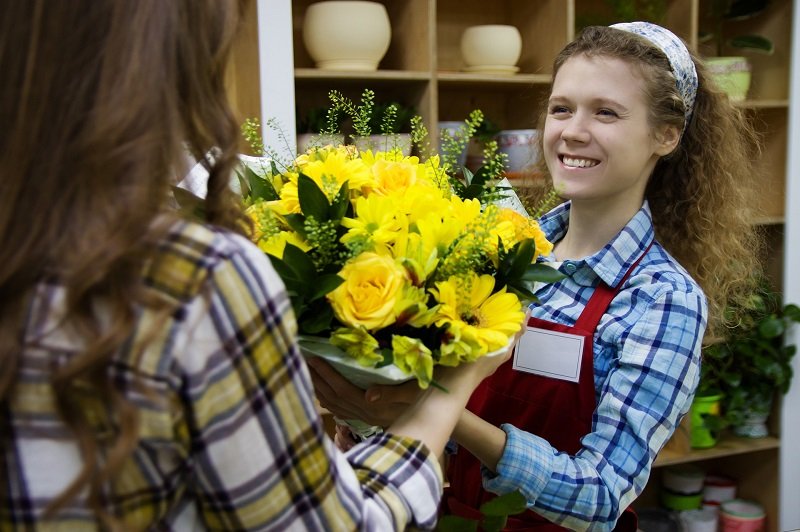 7 Tipps für die erfolgreiche Kundenansprache am POS 7 Tipps für die erfolgreiche Kundenansprache am POS